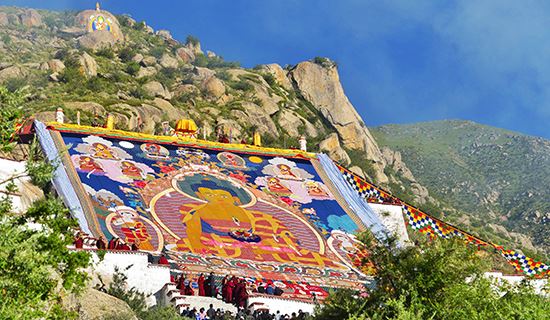 Tour in Tibet durante il Festival delle Corse di Cavalli a Naqu e il Festival Shoton a Lhasa nel 2026